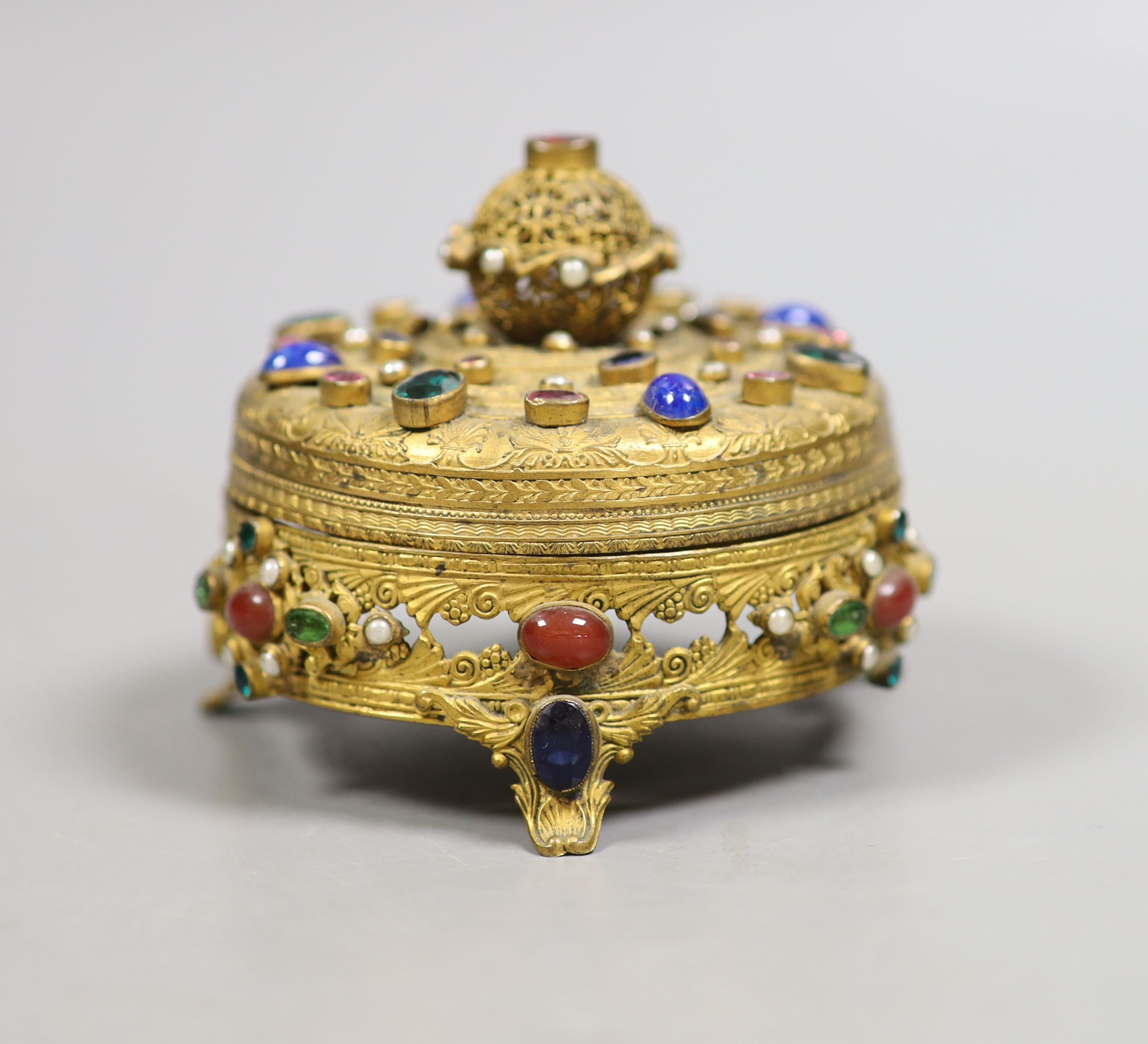 A Palais Royal gilt metal and paste mounted casket, lacking liner, 9cm